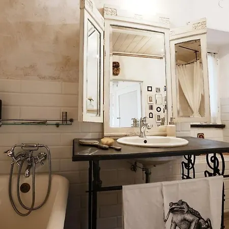 Apartment Eremo Artistico Con Hot Tub Idromassaggio E Sala Giochi Neirone