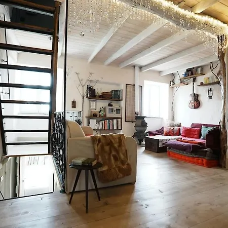 Eremo Artistico Con Hot Tub Idromassaggio E Sala Giochi
